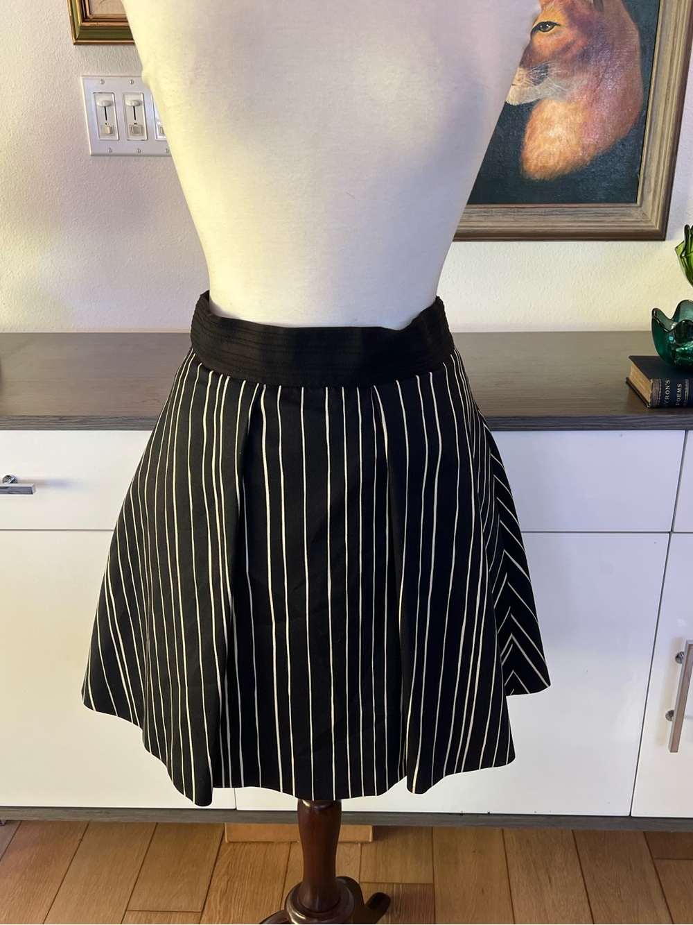 Alice + Olivia Black White Pinstripe Pleated Skater Skirt Size 4